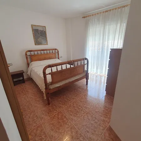 6 Personas En Apartament